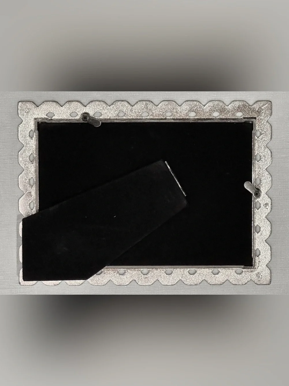 NEW SILVER & BLACK ENAMEL CHAIN LINK PICTURE FRAME FOR 4 X 6 PHOTOS